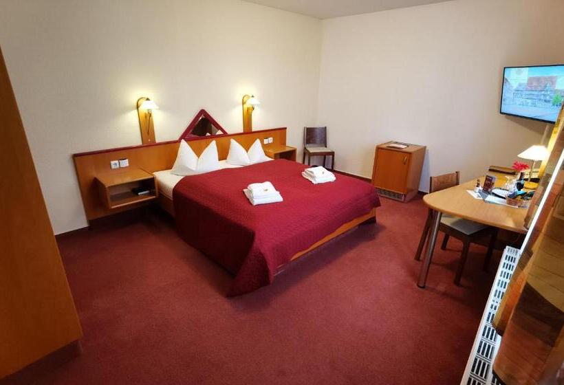 호텔 Zur Goldenen Sonne