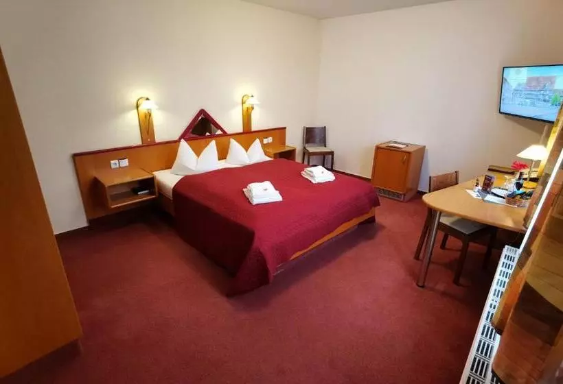 هتل Zur Goldenen Sonne