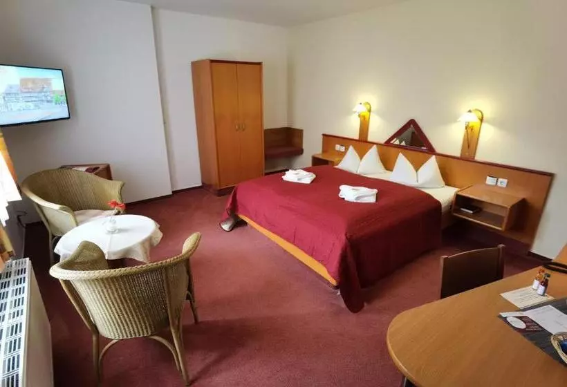 هتل Zur Goldenen Sonne