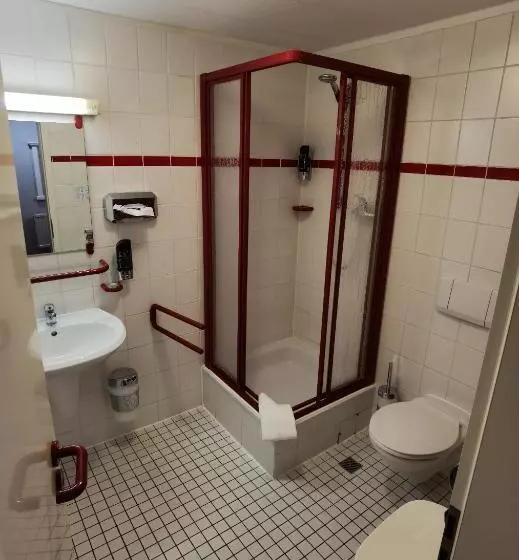 هتل Zur Goldenen Sonne