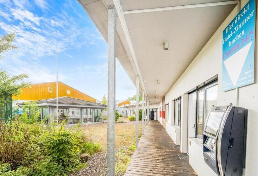 فندق على الطريق Sport Arena