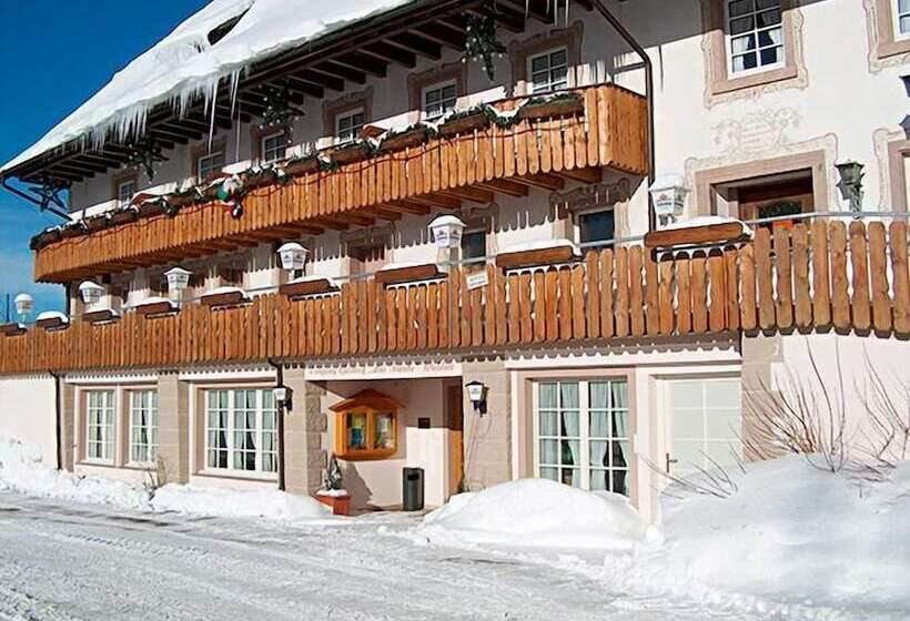 Zur Traube Schwarzwaldhotel & Restaurant Am Titisee