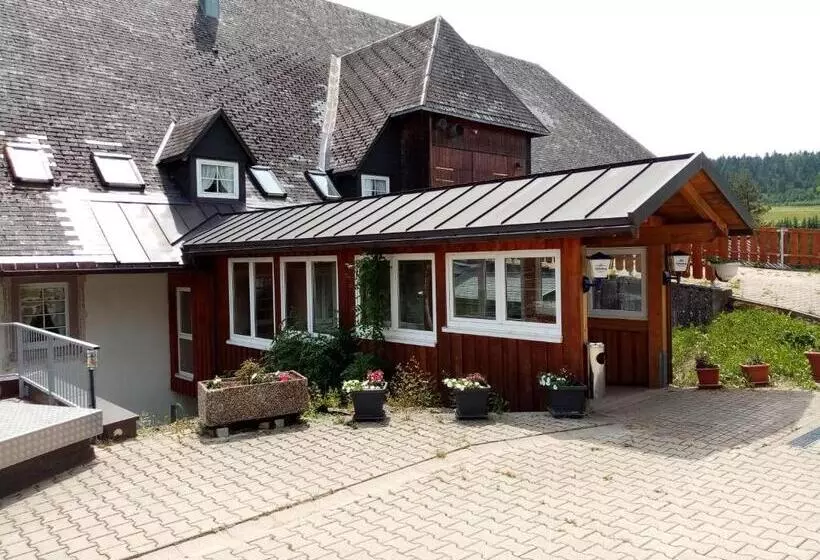 Zur Traube Schwarzwaldhotel & Restaurant Am Titisee