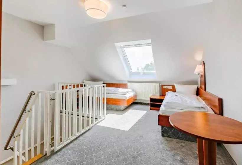 Отель Am Uenglinger Tor