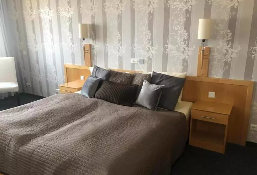 Deckert`s Hotel An Der Klosterpforte