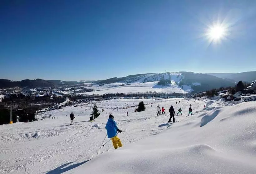 ホテル & Ferienappartements Edelweiss