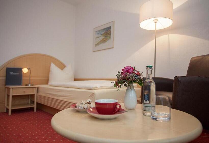 هتل & Ferienappartements Edelweiss