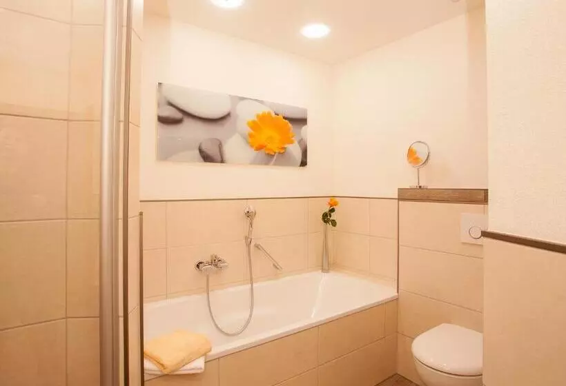 ホテル & Ferienappartements Edelweiss