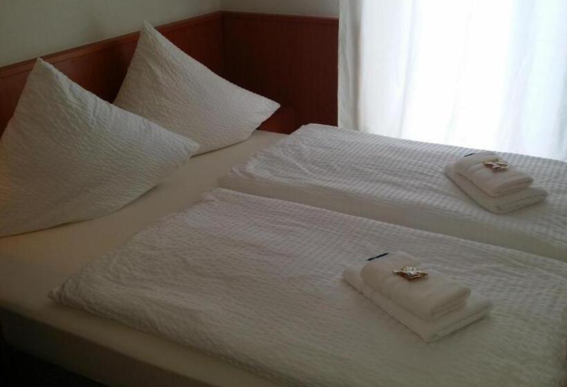 호텔 Garni Kaiserpfalz