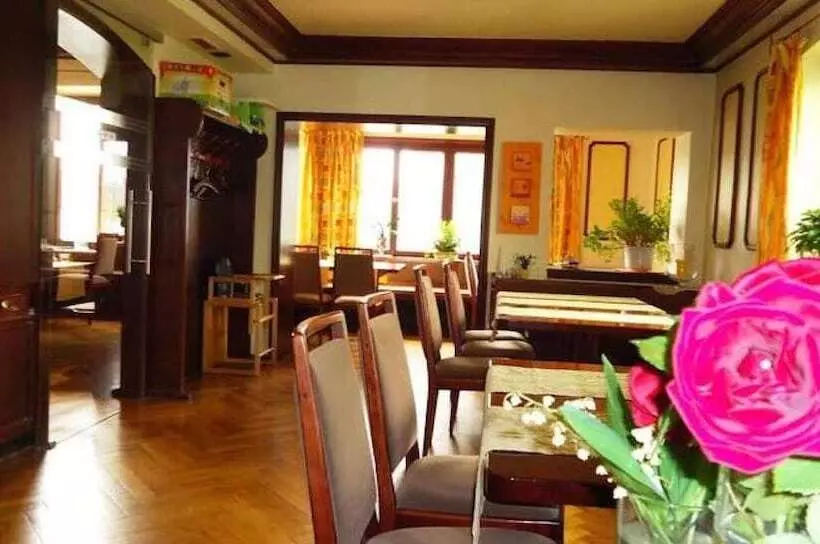 هتل Koenigsaecker