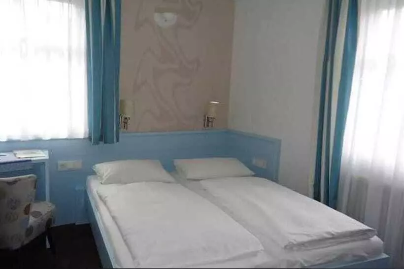 هتل Koenigsaecker