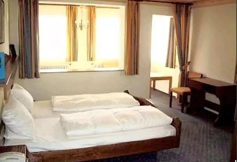 هتل Koenigsaecker