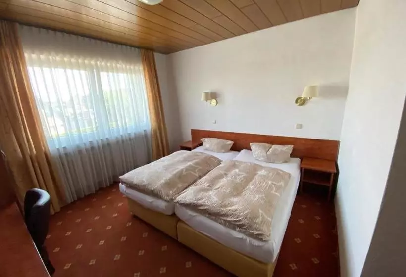 Отель Restaurant Lenhsen