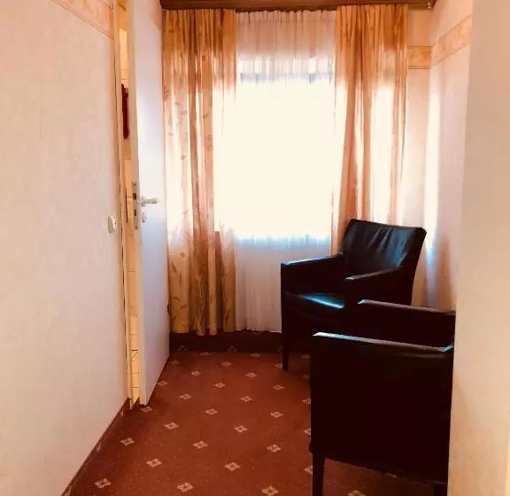 Отель Restaurant Lenhsen