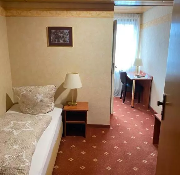 Отель Restaurant Lenhsen