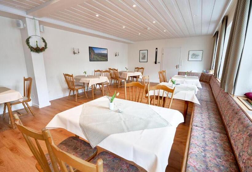 פנסיון Gästehaus Korf