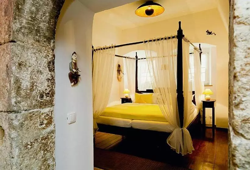 پانسیون Restaurant Dicker Mann Hotel Zum Blauen Krebs