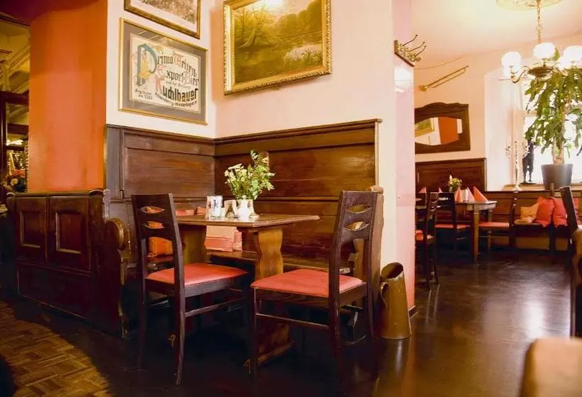 پانسیون Restaurant Dicker Mann Hotel Zum Blauen Krebs