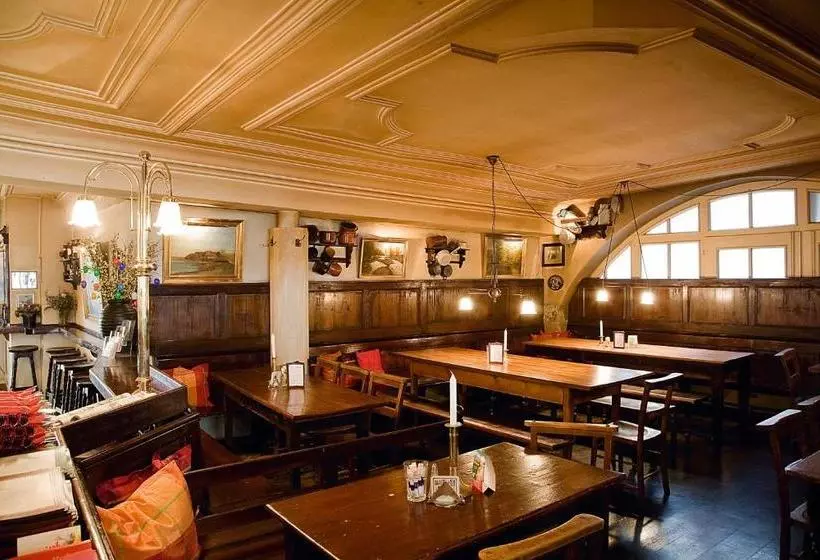 پانسیون Restaurant Dicker Mann Hotel Zum Blauen Krebs