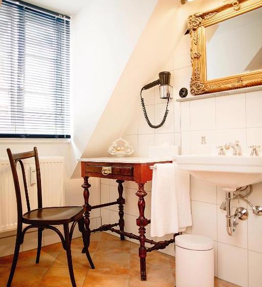 ペンション Restaurant Dicker Mann Hotel Zum Blauen Krebs