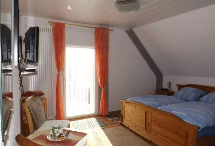 ベッドアンドブレックファースト Pension Winzerhaus Haas Lenz Zell Mosel