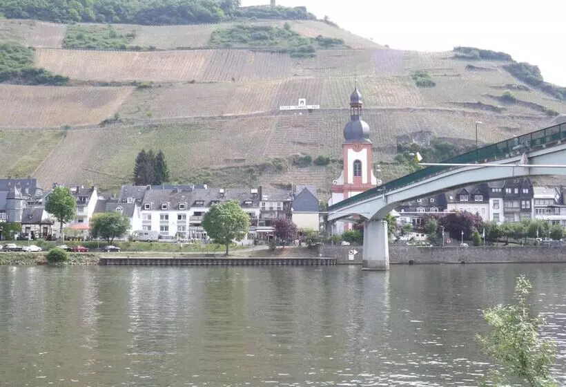 ベッドアンドブレックファースト Pension Winzerhaus Haas Lenz Zell Mosel