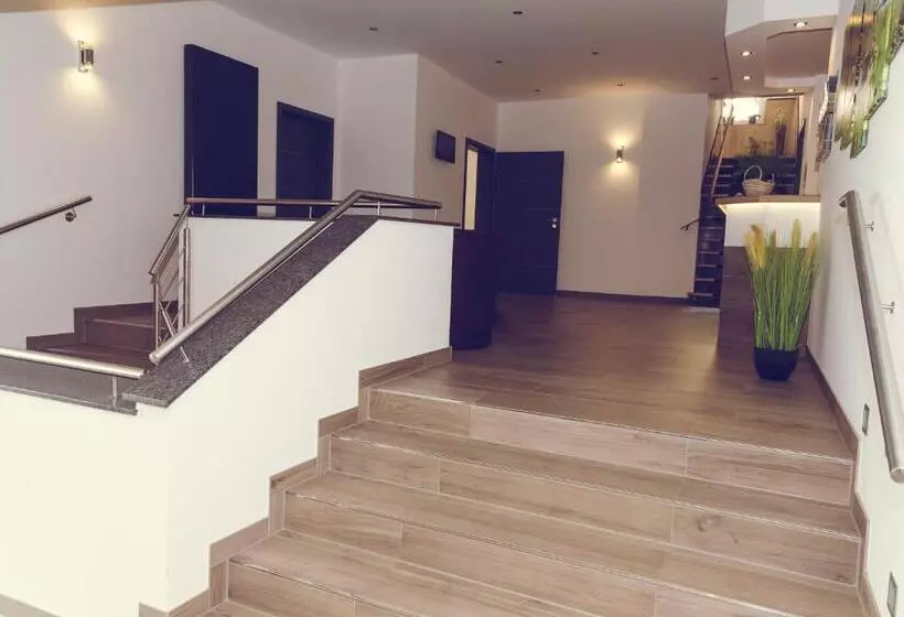 ホテル Garni Reis