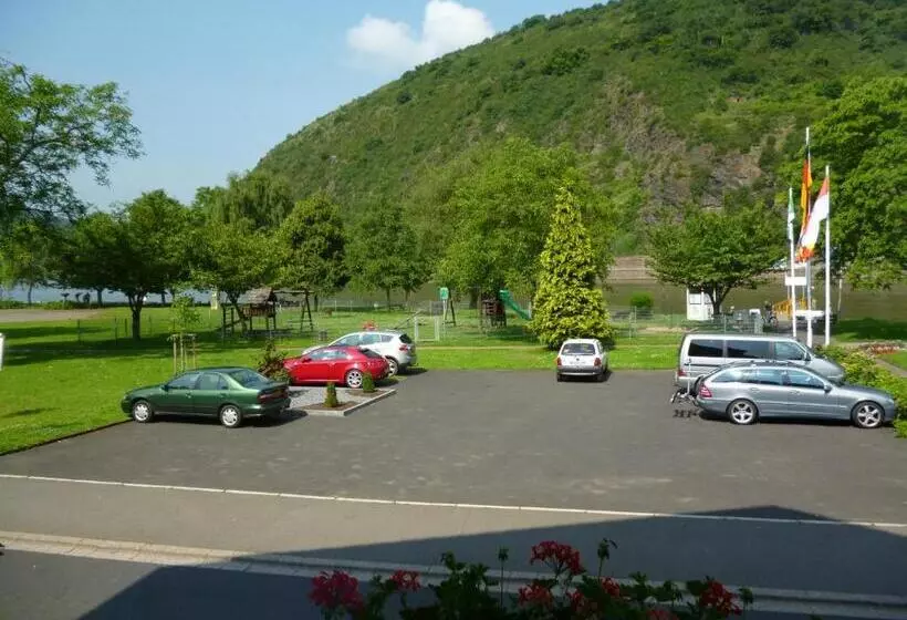 ホテル Garni Reis