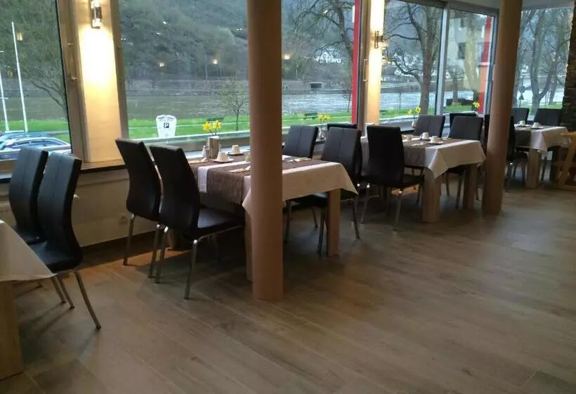 ホテル Garni Reis