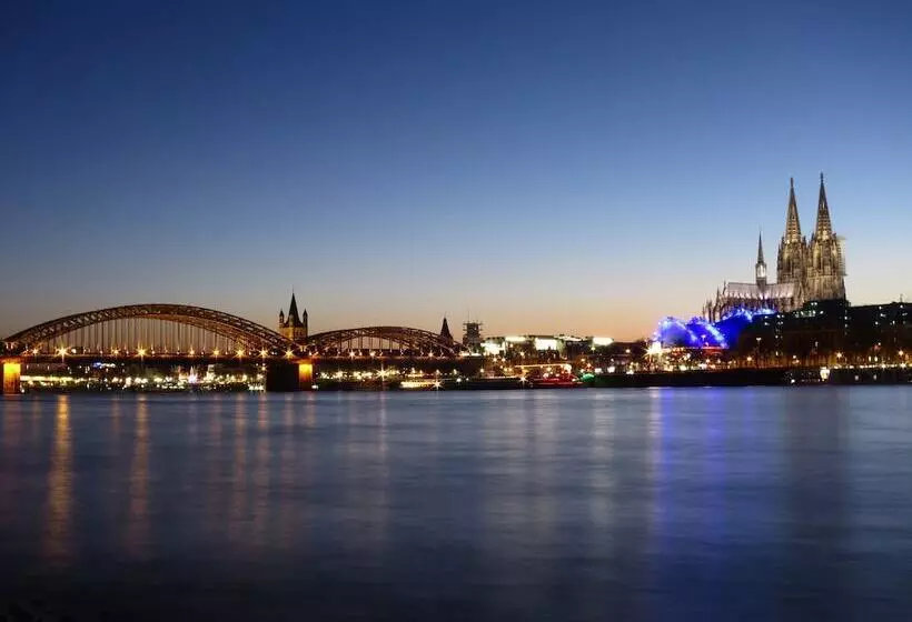 هتل Monte Christo