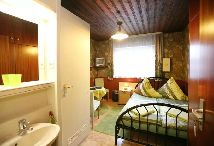 ホテル Pension Klaer