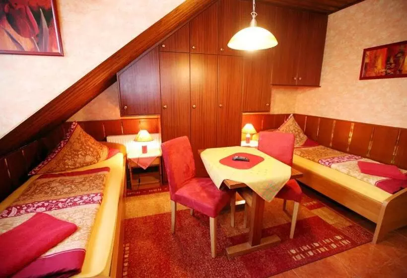 ホテル Pension Klaer