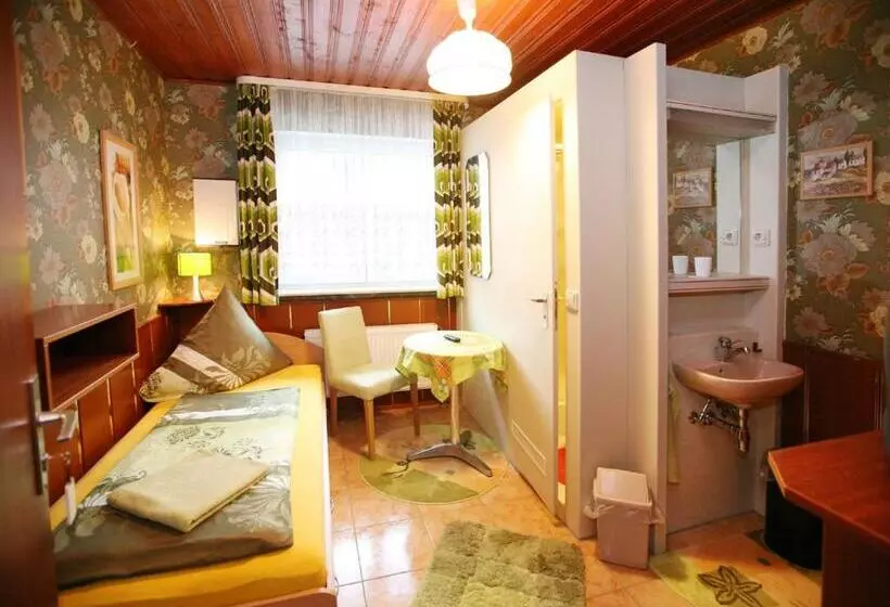 ホテル Pension Klaer