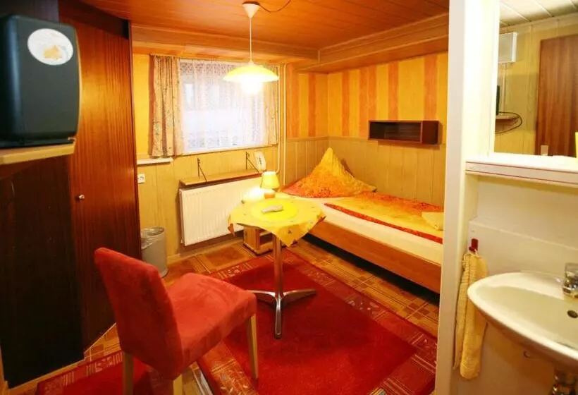 ホテル Pension Klaer