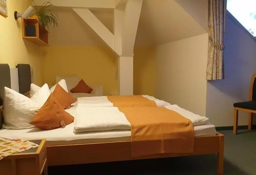 ホテル Regenbogenhaus