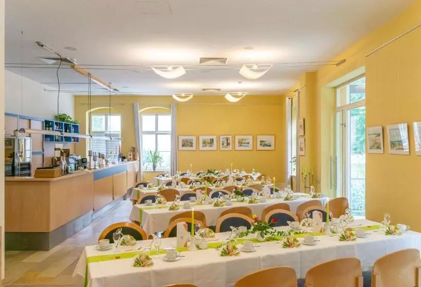 ホテル Regenbogenhaus