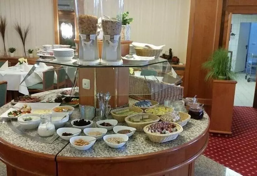 Отель Robinienhof