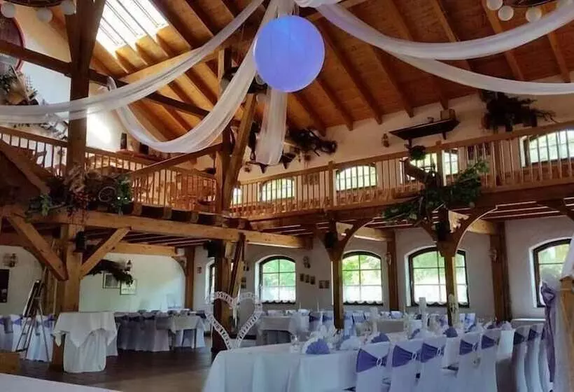 Отель Robinienhof