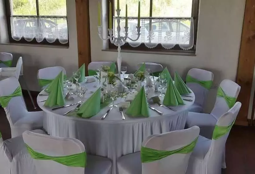 Отель Robinienhof