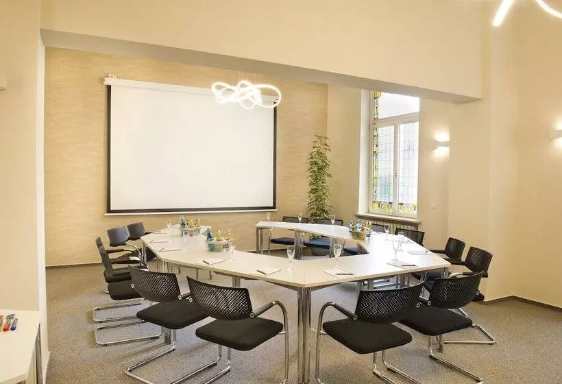 Отель Schwarzer Bär Jena