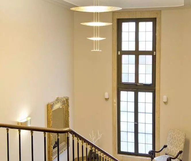 Отель Schwarzer Bär Jena