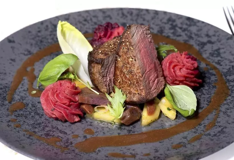 Отель Schwarzer Bär Jena