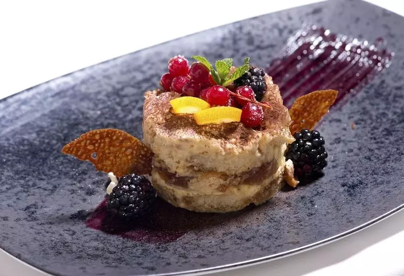 Отель Schwarzer Bär Jena