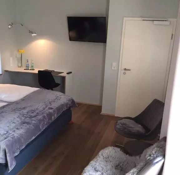 هتل Trafohaus Am Kaiserbahnhof