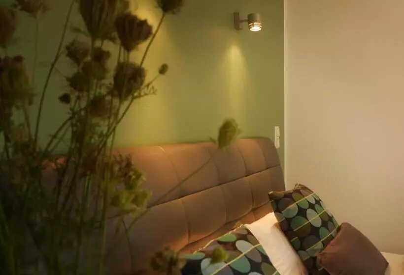 هتل Trafohaus Am Kaiserbahnhof