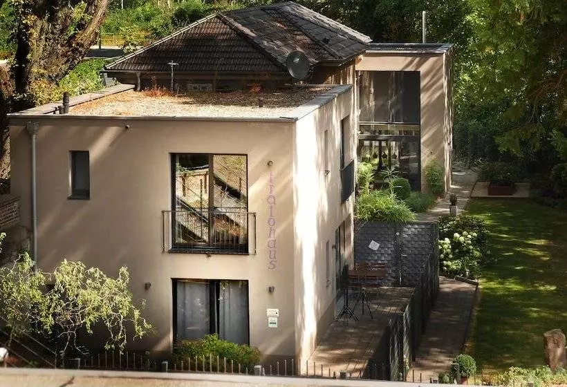 هتل Trafohaus Am Kaiserbahnhof