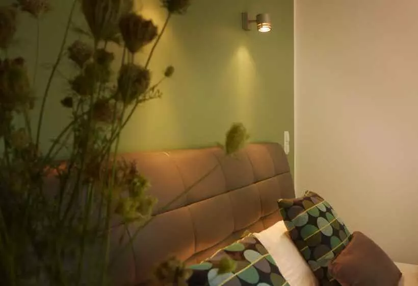 هتل Trafohaus Am Kaiserbahnhof