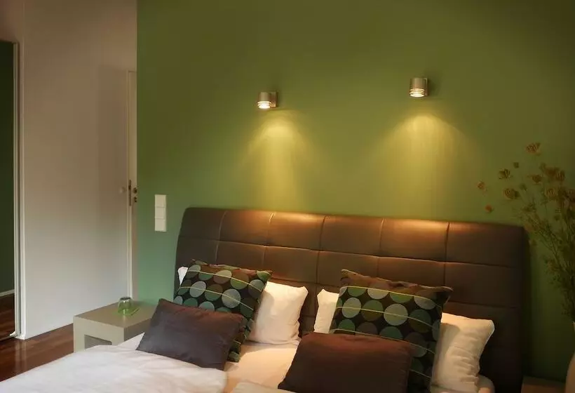 هتل Trafohaus Am Kaiserbahnhof