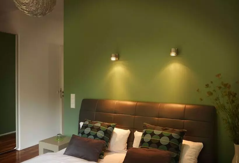 هتل Trafohaus Am Kaiserbahnhof