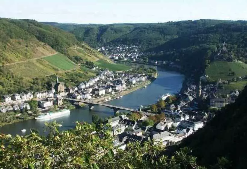 בית מלון כפרי Zum Valwiger Herrenberg